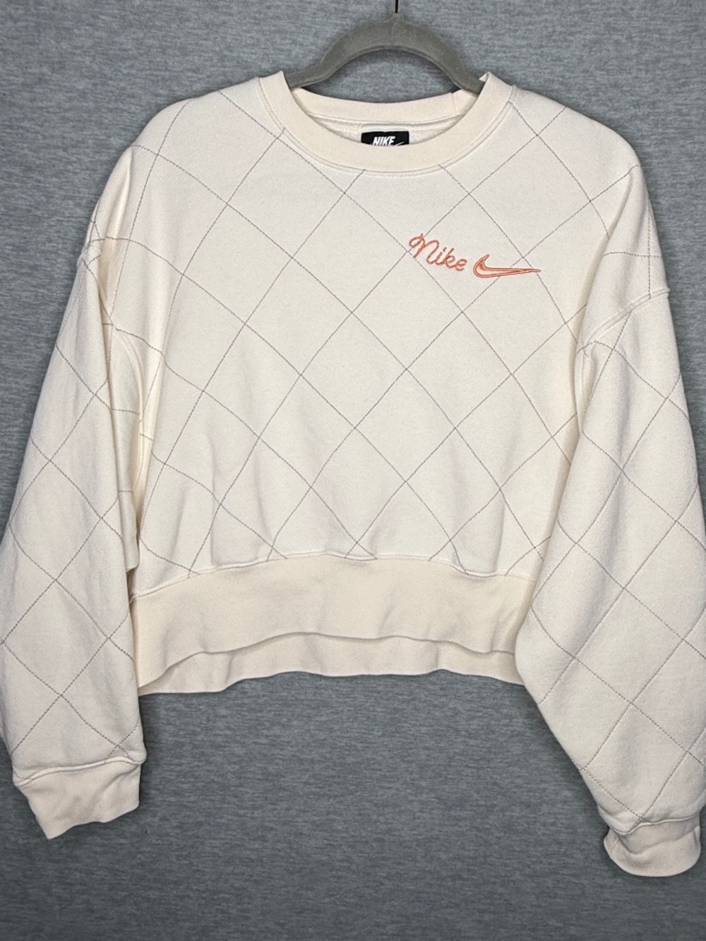 Nike Women’s XS Cream Quilted Cropped Sweatshirt Embroidered Script Swoosh